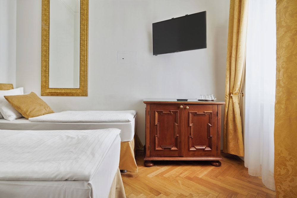 Charles Bridge Palace — Hotel rooms in Prague, Prague