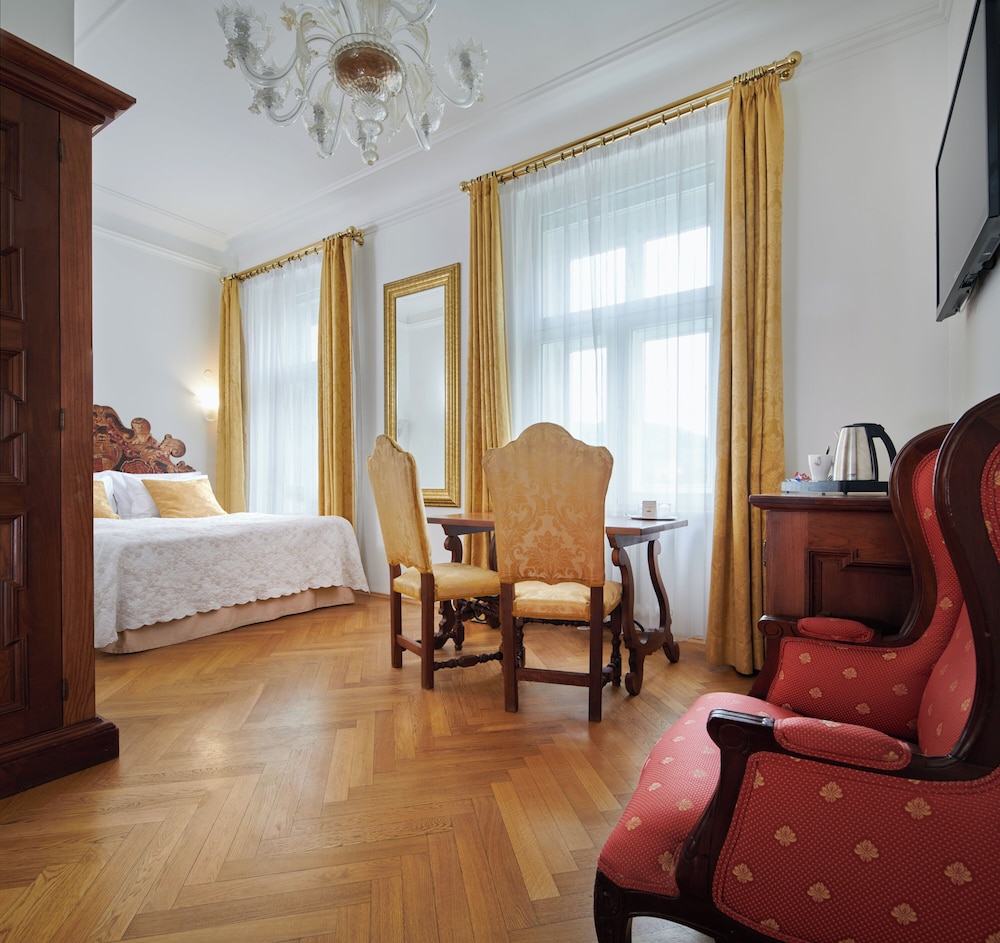 Charles Bridge Palace — Hotel rooms in Prague, Prague