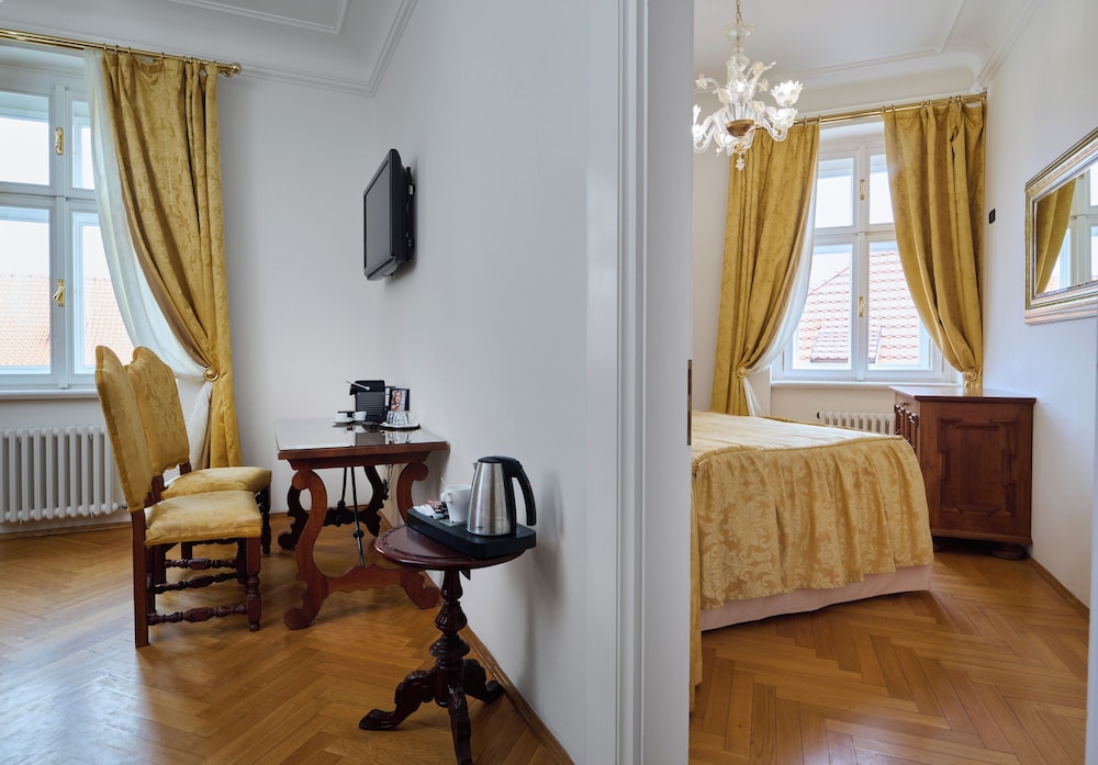 Charles Bridge Palace — Hotel rooms in Prague, Prague