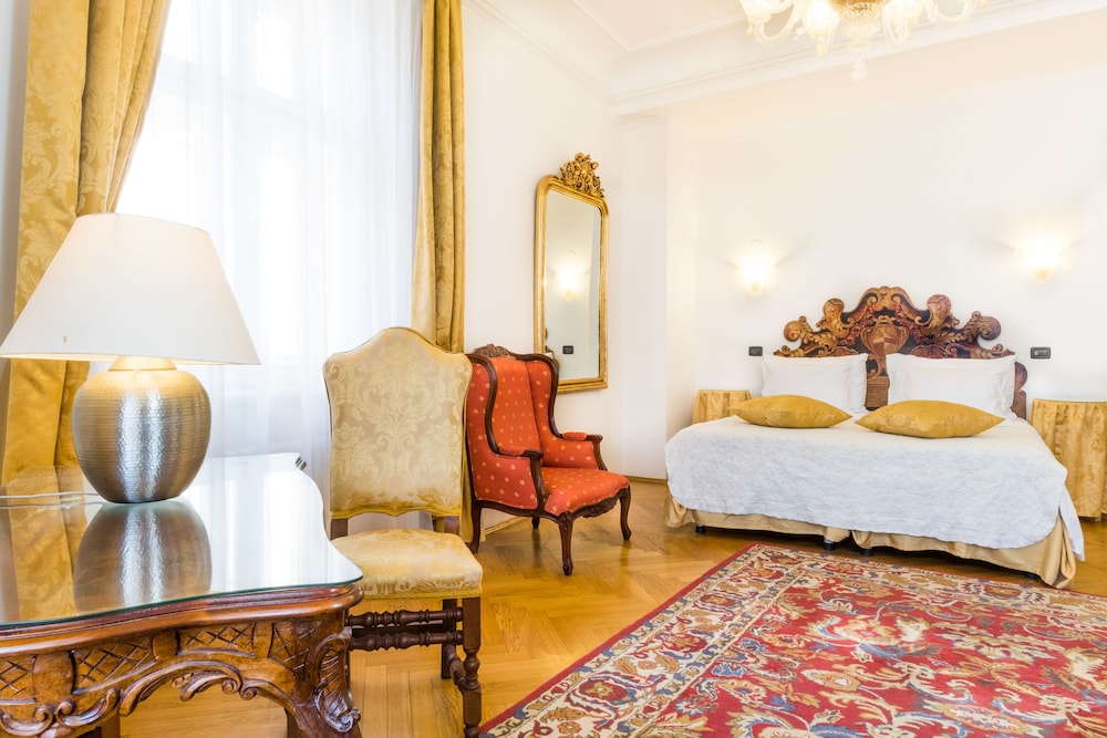 Charles Bridge Palace — Hotel rooms in Prague, Prague
