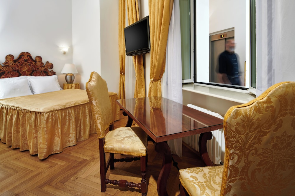 Charles Bridge Palace — Hotel rooms in Prague, Prague