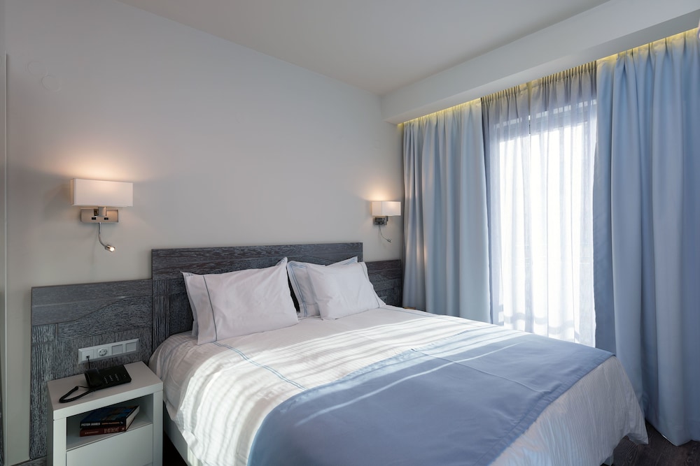 Bio Suites Hotel — Hotel rooms in Rethymnon