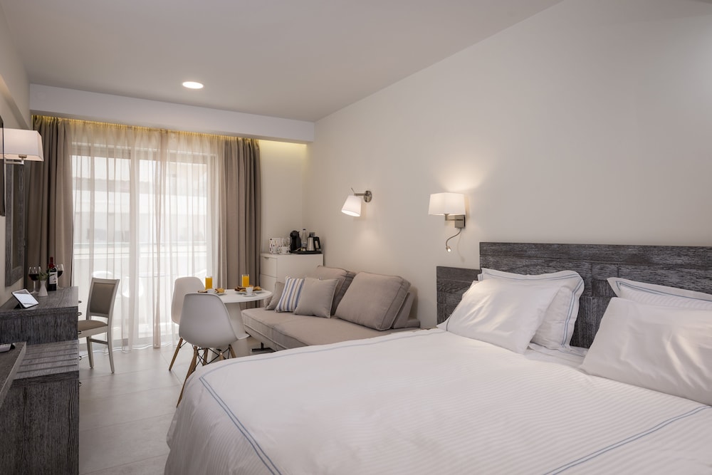 Bio Suites Hotel — Hotel rooms in Rethymnon