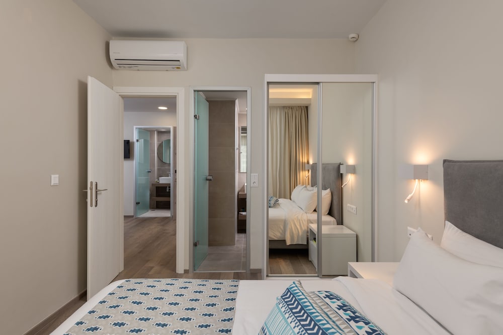 Bio Suites Hotel — Hotel rooms in Rethymnon