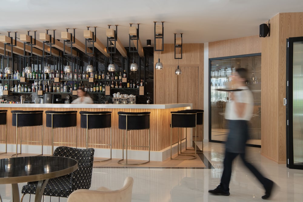 Bio Suites Hotel — Restaurant & bars in Rethymnon