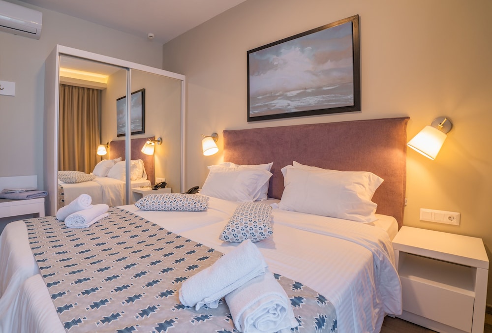 Bio Suites Hotel — Hotel rooms in Rethymnon