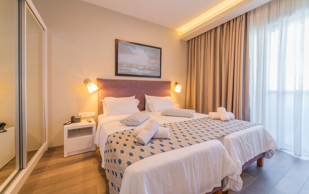 Bio Suites Hotel — Hotel rooms in Rethymnon