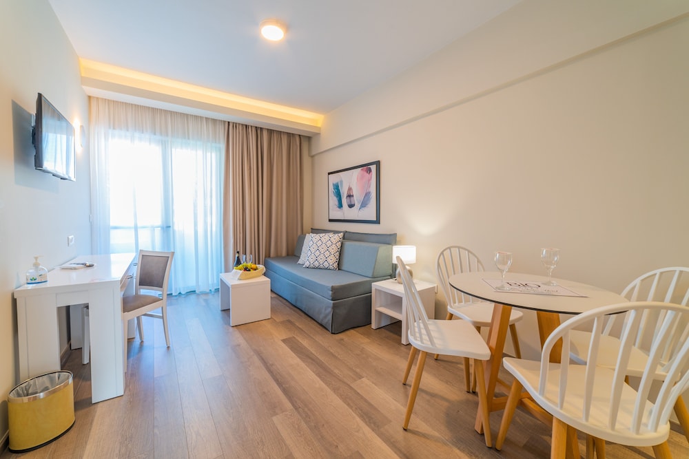 Bio Suites Hotel — Hotel rooms in Rethymnon
