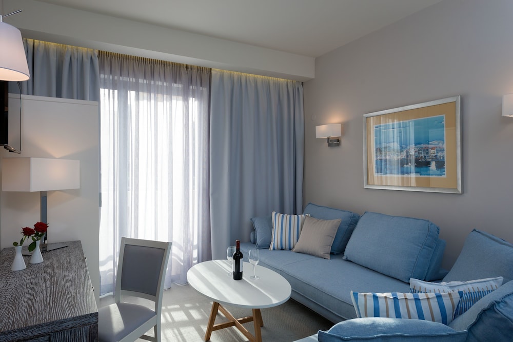 Bio Suites Hotel — Hotel rooms in Rethymnon