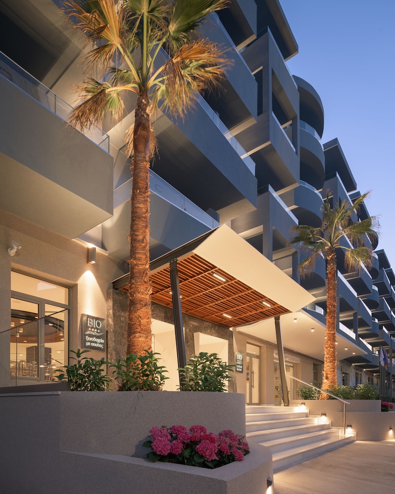 Bio Suites Hotel — Hotel building in Rethymnon