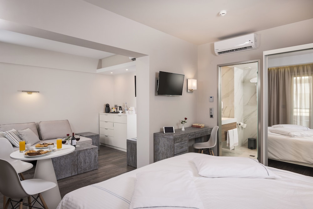 Bio Suites Hotel — Hotel rooms in Rethymnon