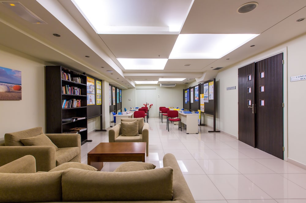 Bio Suites Hotel — Hotel building in Rethymnon