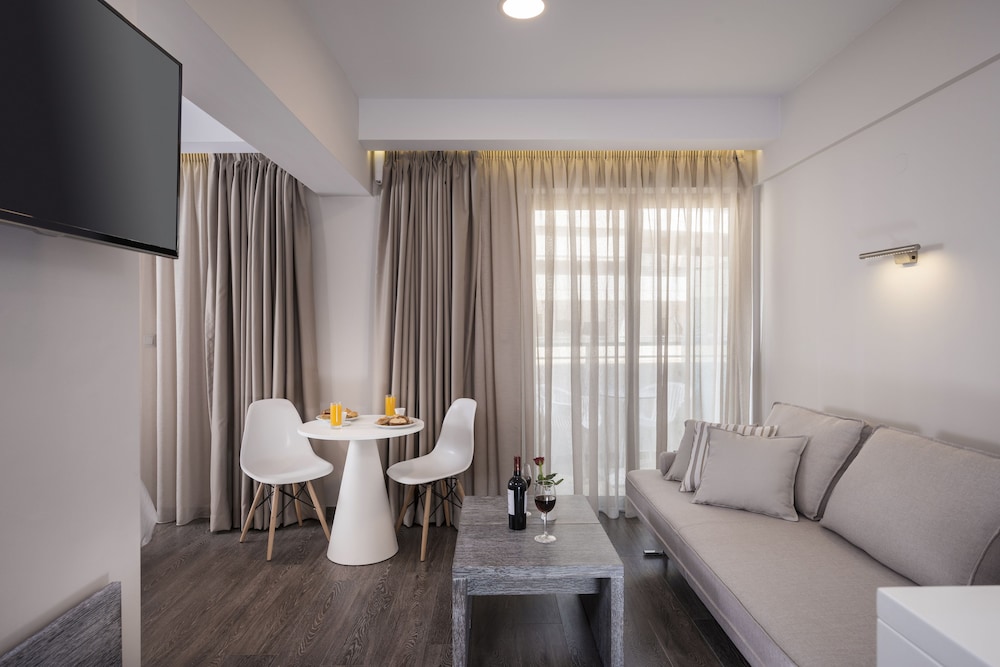 Bio Suites Hotel — Hotel rooms in Rethymnon
