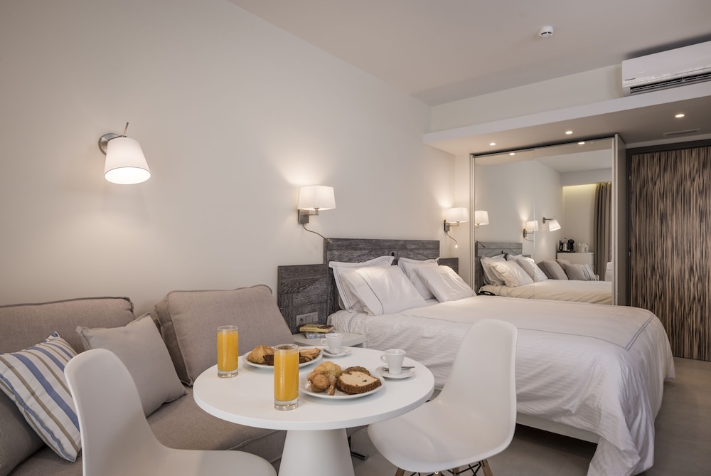 Bio Suites Hotel — Hotel rooms in Rethymnon