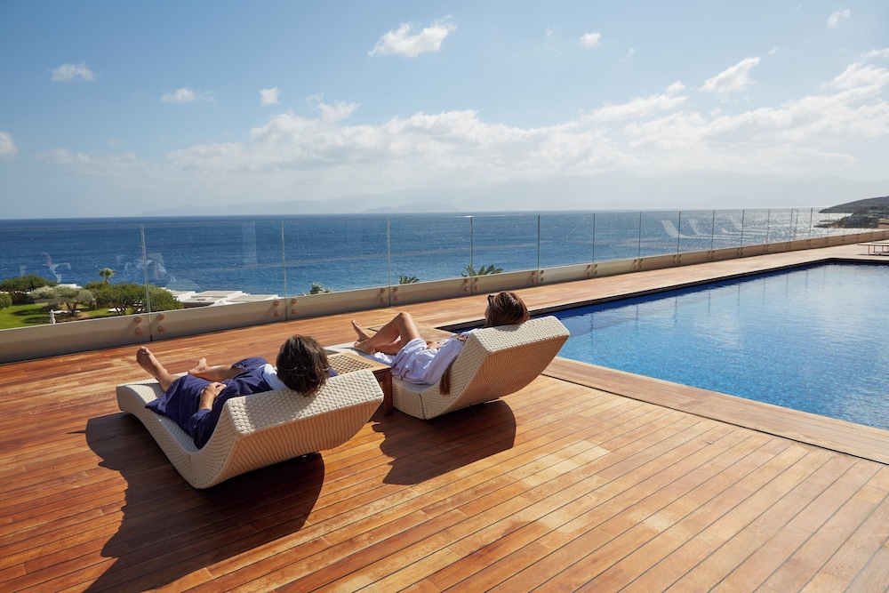 Elounda Beach Hotel & Villas, a Member of the Leading Hotels of the World — Swimming pool in Elounda