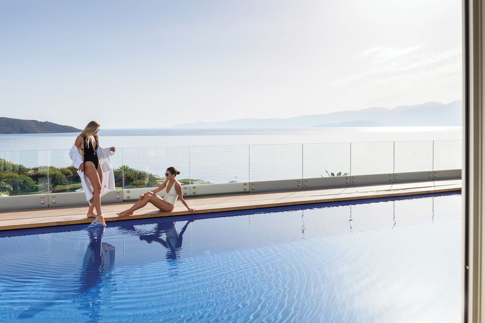 Elounda Beach Hotel & Villas, a Member of the Leading Hotels of the World — Swimming pool in Elounda