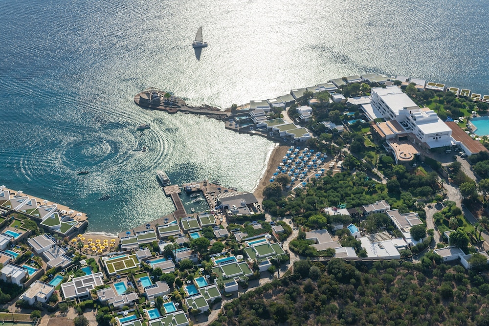 Elounda Beach Hotel & Villas, a Member of the Leading Hotels of the World — Beach in Elounda