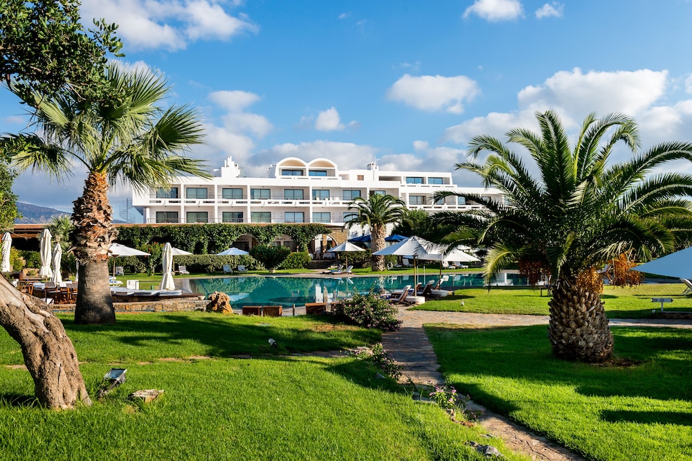 Elounda Beach Hotel & Villas, a Member of the Leading Hotels of the World — Swimming pool in Elounda