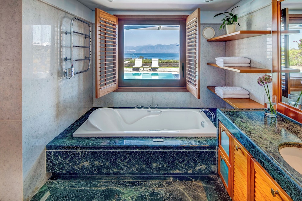 Elounda Beach Hotel & Villas, a Member of the Leading Hotels of the World — Hotel rooms in Elounda
