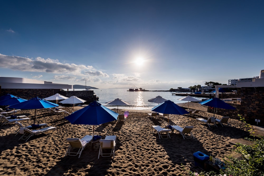 Elounda Beach Hotel & Villas, a Member of the Leading Hotels of the World — Beach in Elounda