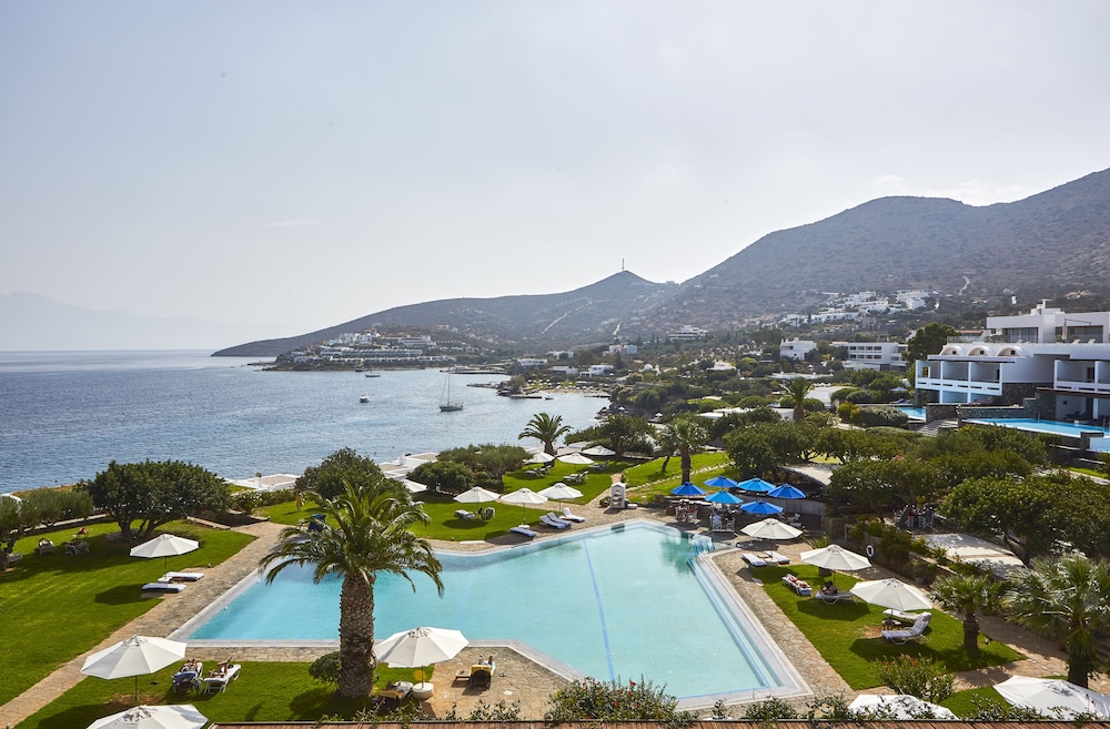 Elounda Beach Hotel & Villas, a Member of the Leading Hotels of the World — Swimming pool in Elounda