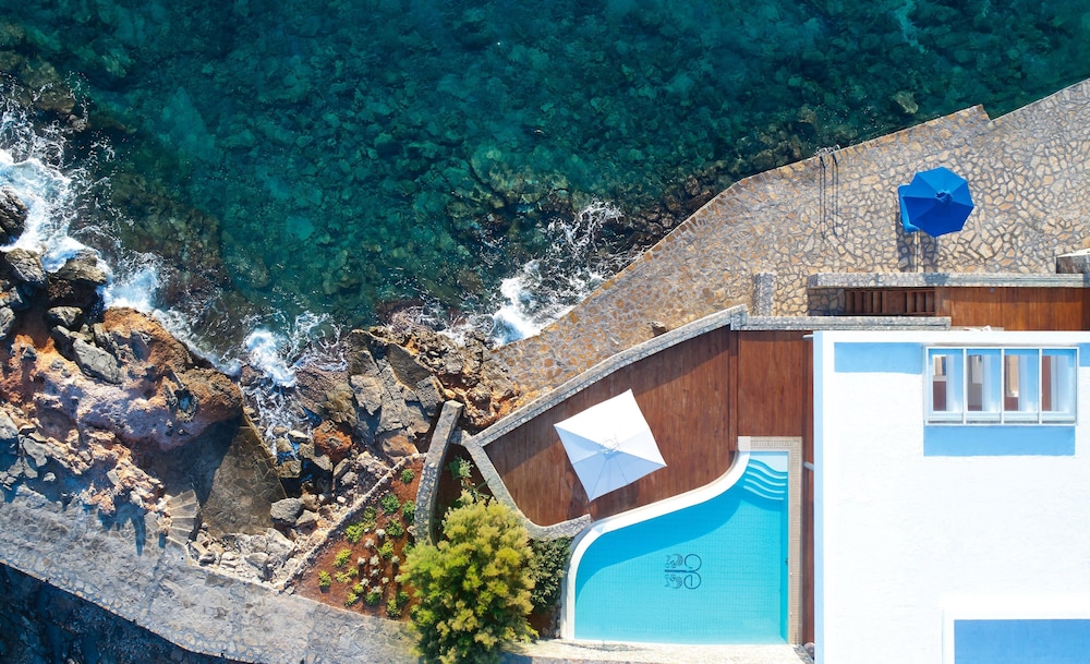 Elounda Beach Hotel & Villas, a Member of the Leading Hotels of the World — Swimming pool in Elounda