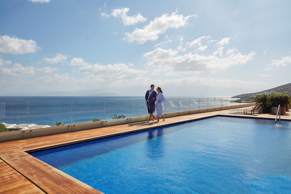 Elounda Beach Hotel & Villas, a Member of the Leading Hotels of the World — Swimming pool in Elounda