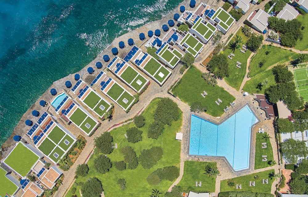 Elounda Beach Hotel & Villas, a Member of the Leading Hotels of the World — Hotel building in Elounda