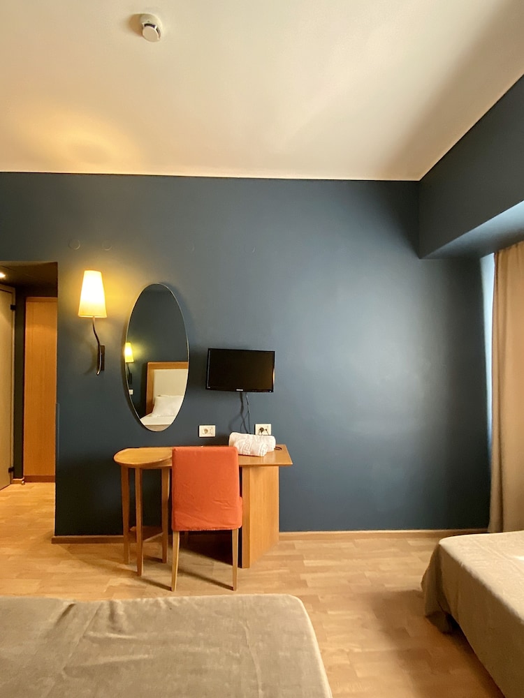 Hotel Olympic — Hotel rooms in Heraklion