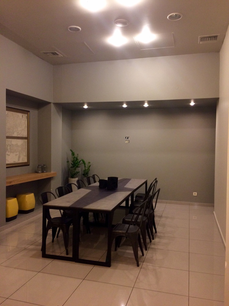 Hotel Olympic — Restaurant & bars in Heraklion