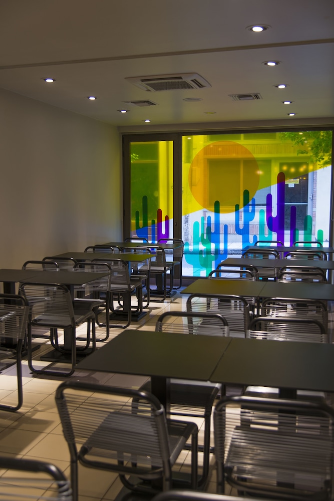 Hotel Olympic — Restaurant & bars in Heraklion