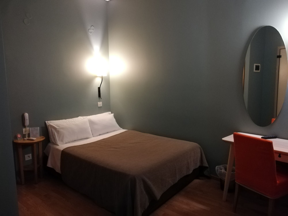 Hotel Olympic — Hotel rooms in Heraklion