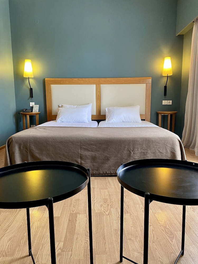 Hotel Olympic — Hotel rooms in Heraklion