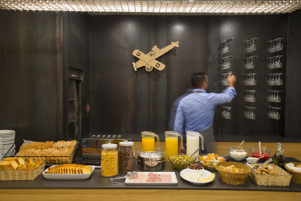 Hotel Olympic — Restaurant & bars in Heraklion