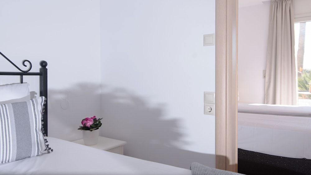 Real Palace — Hotel rooms in Malia