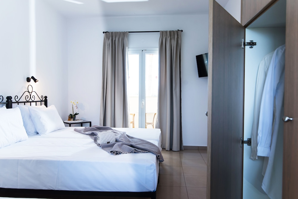 Real Palace — Hotel rooms in Malia