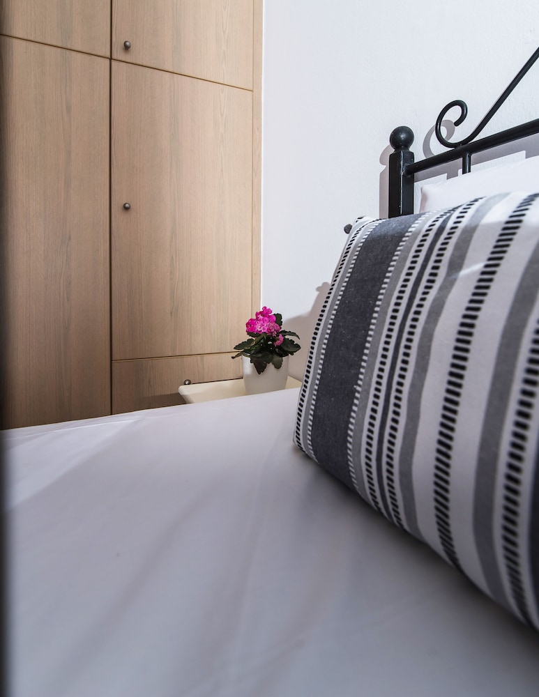 Real Palace — Hotel rooms in Malia