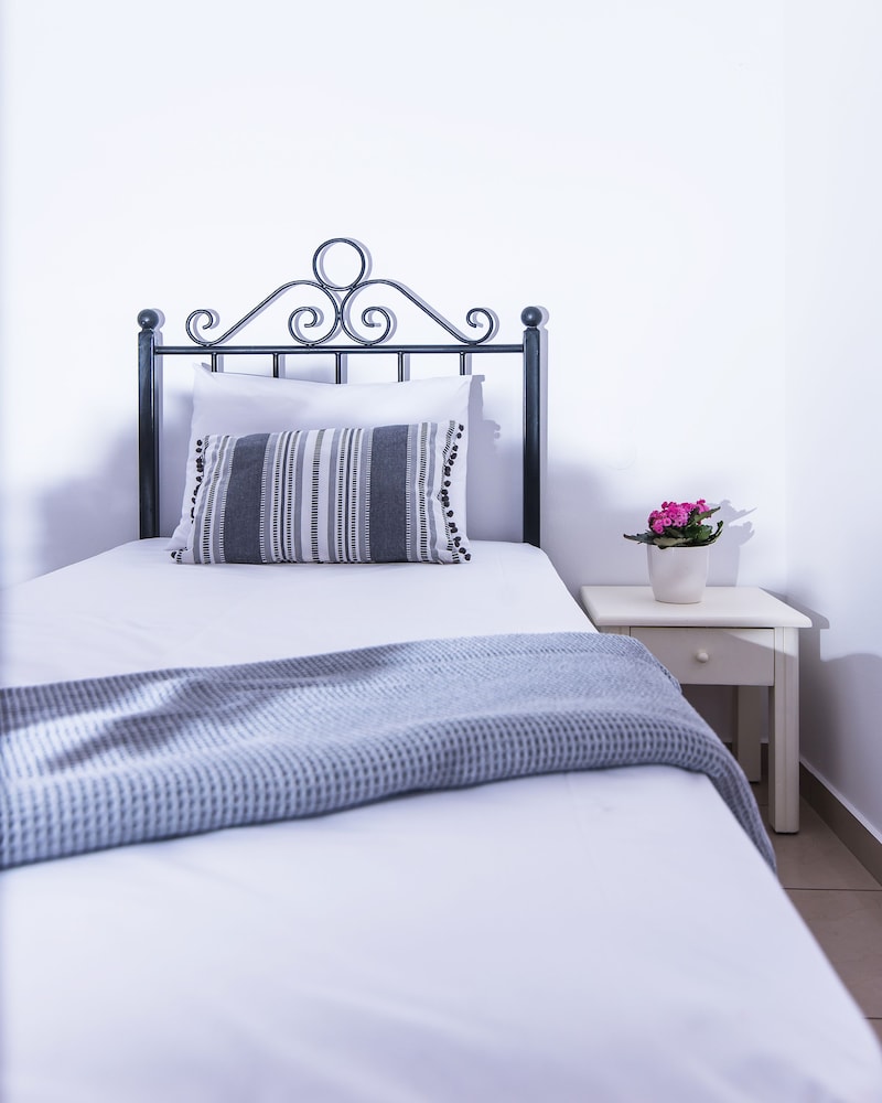 Real Palace — Hotel rooms in Malia