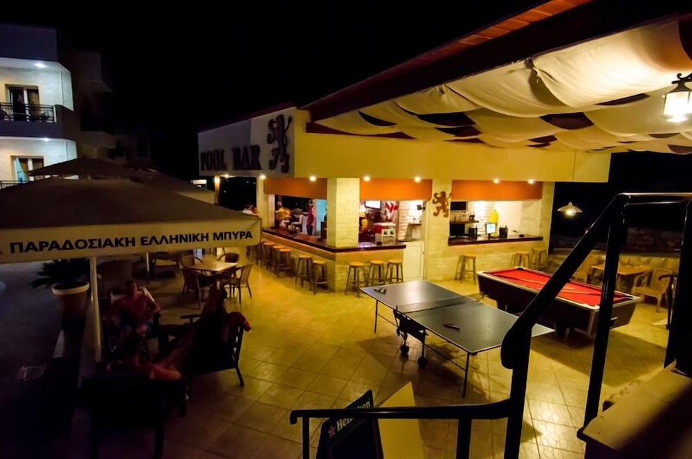 Real Palace — Restaurant & bars in Malia