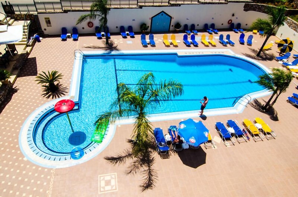 Real Palace — Swimming pool in Malia