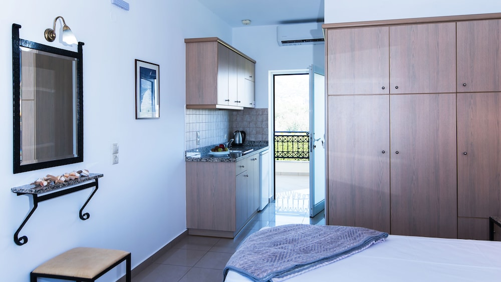 Real Palace — Hotel rooms in Malia