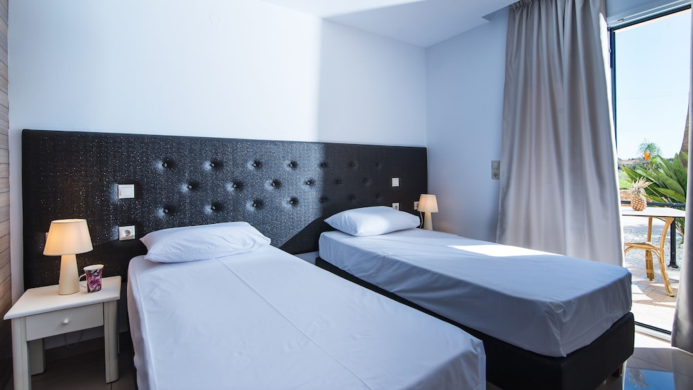 Real Palace — Hotel rooms in Malia