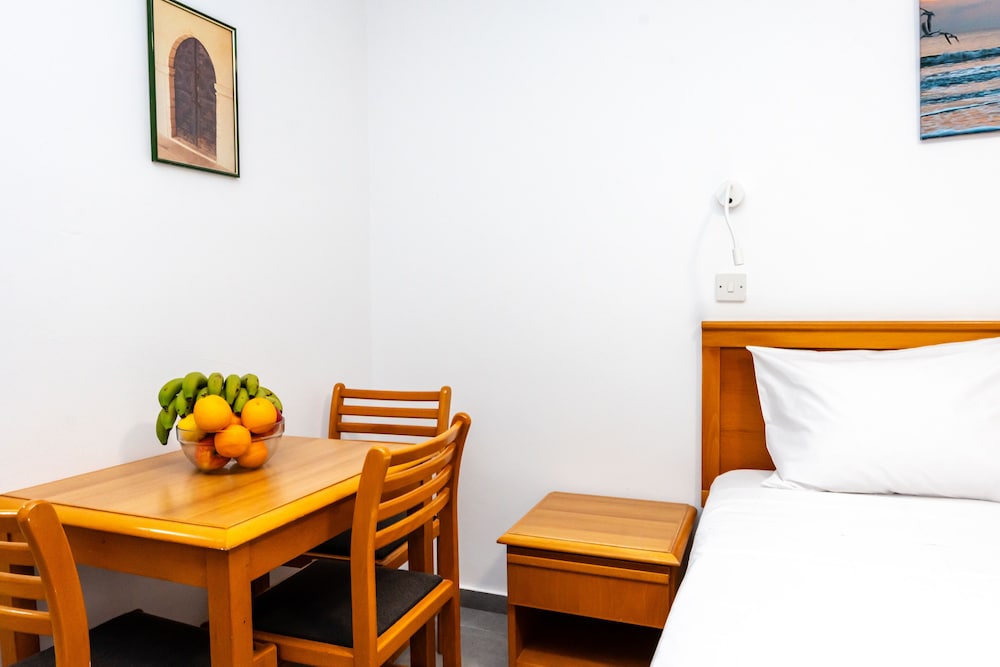 Helios Bay Hotel Apartments — Hotel rooms in Chlorakas, Paphos Region