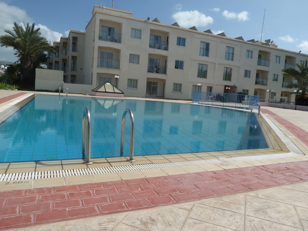 Helios Bay Hotel Apartments — Swimming pool in Chlorakas, Paphos Region