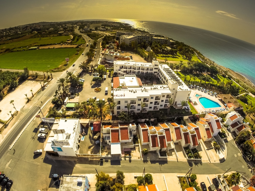 Helios Bay Hotel Apartments — Main photo in Chlorakas, Paphos Region