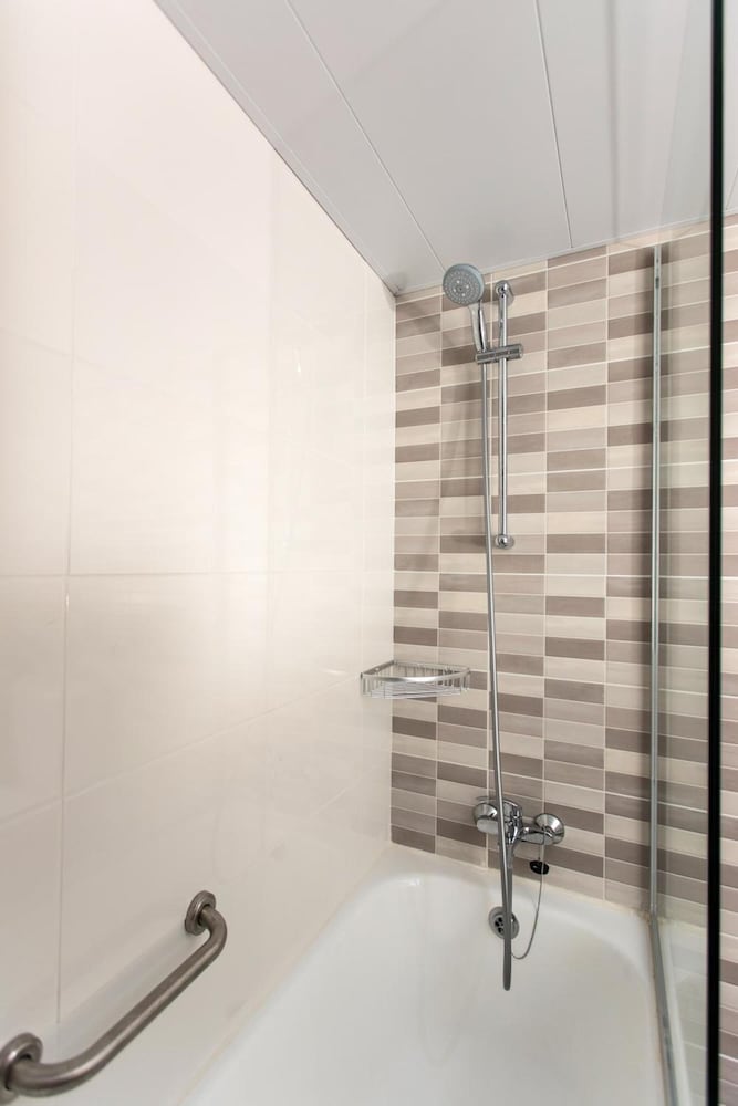 Kapetanios Bay Hotel Protaras — Hotel rooms in Protaras, Famagusta Region