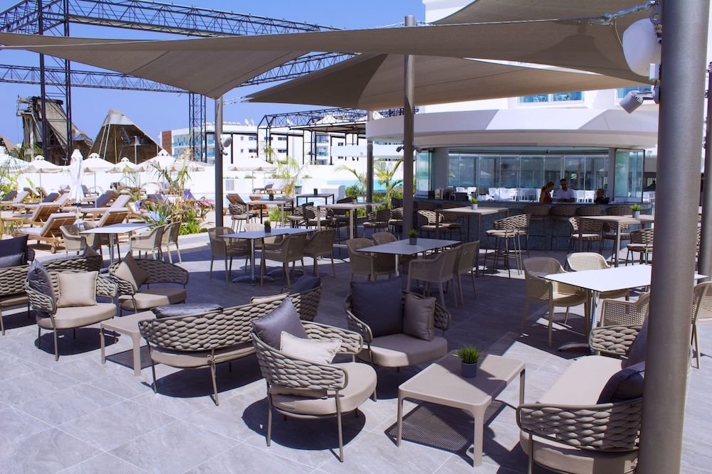Kapetanios Bay Hotel Protaras — Restaurant & bars in Protaras, Famagusta Region