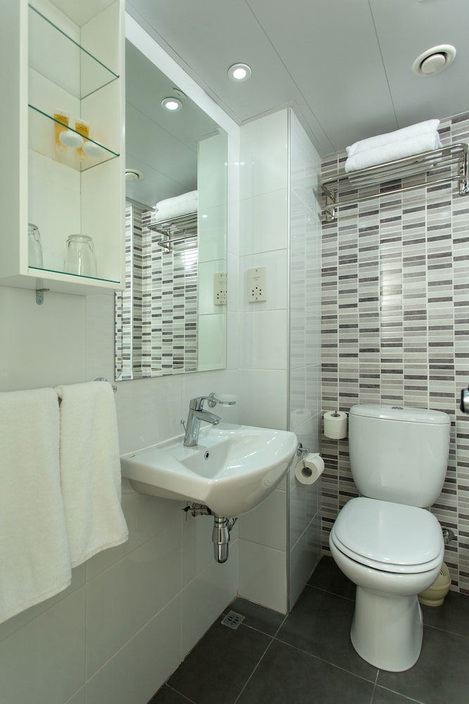 Kapetanios Bay Hotel Protaras — Hotel rooms in Protaras, Famagusta Region