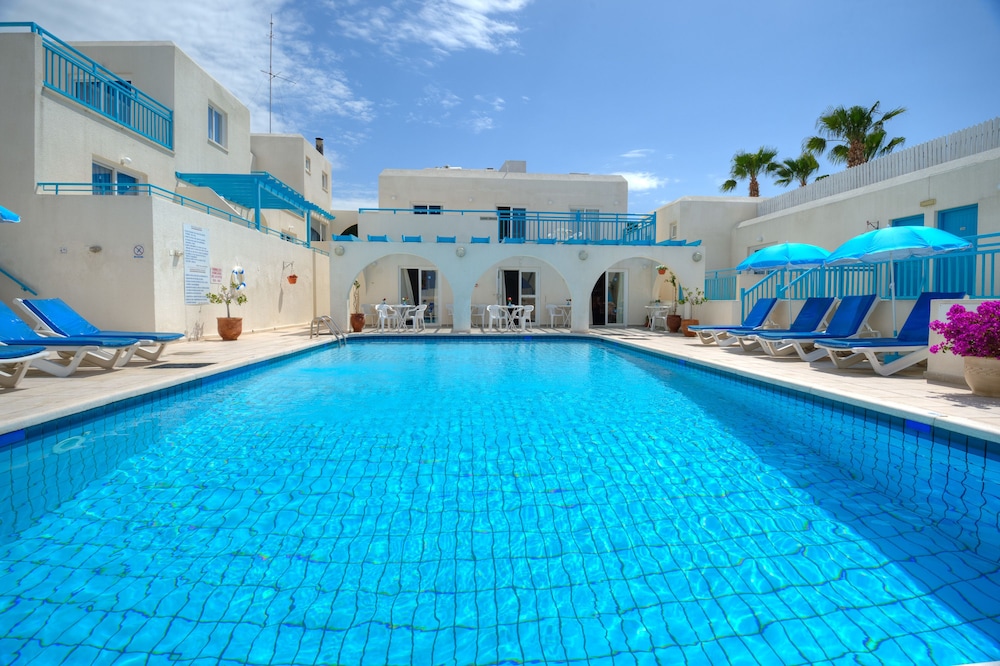 Sunny Hill Hotel Apartments — Main photo in Chlorakas, Paphos Region