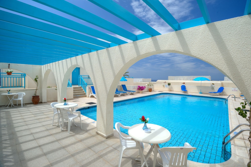 Sunny Hill Hotel Apartments — Pool in Chlorakas, Paphos Region